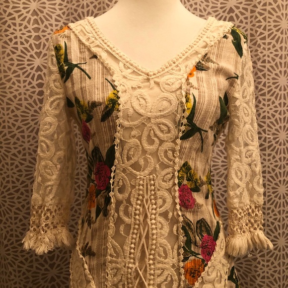 Hot & Delicious Size Medium Floral Lace Dress - Picture 2 of 13